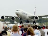 

Compania Airbus va concedia 10.000 de angajaţi

