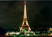 Franţa. Turnul Eiffel a împlinit 118 ani

