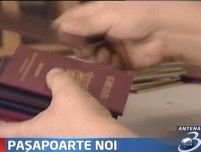 Românii schimbă paşapoartele abia în 2008
