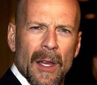 Bruce Willis dă în judecată un dealer de maşini
