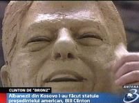 Kosovo. Albanezii i-au făcut statuie lui Clinton