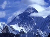Alpinistă abandonată de colegi pe Everest