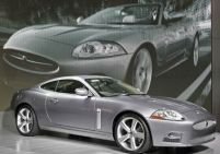 Ford vinde Jaguar şi Land Rover pe 6 miliarde de euro
