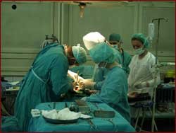 Premieră mondială la Cluj. Transplant parţial de rinichi <b>(VIDEO)</b>
