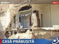 Bucureşti. Casă dărâmată din greşeală de un excavator (VIDEO)