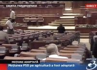 Deputaţii au adoptat moţiunea PSD pe agricultură