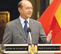 Băsescu: legea pensiilor ar putea fi o tentativă de a înşela pensionarii