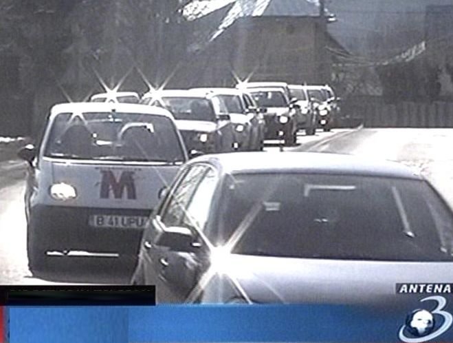 Cozi infernale pe autostrada Bucureşti-Piteşti <font color=red>(VIDEO)</font> 