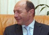 Achiziţionarea superavioanelor prezidenţiale aduce noi acuze lui Băsescu