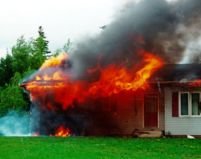 Incendiu puternic la o pensiune din Poiana Stampei 