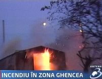 4 case au ars într-un incendiu în Ghencea <font color=red>(VIDEO)</font>