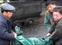 70 de mineri chinezi blocaţi în subteran sunt încă în viaţă