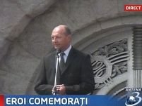 Băsescu a participat la festivităţile de la Mărăşeşti <font color=red>(VIDEO)</font>