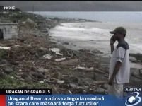 Uraganul Dean şi taifunul Sepat fac ravagii în lume