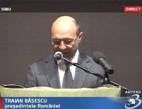 Băsescu: România e un spaţiu al dialogului