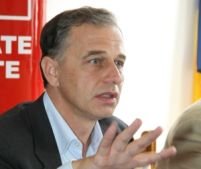 Geoană: nu l-am mandatat pe Hrebenciuc să negocieze cu alte partide