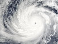 Taiwanul în alertă. Taifunul Wipha se îndreaptă spre capitală 