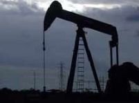 Preţul petrolului a scăzut marţi sub 80 de dolari pe baril