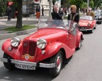 Zece maşini de epocă vor defila duminică prin Bucureşti