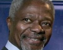 Kofi Annan, decorat de regina Marii Britanii cu titlul de cavaler 