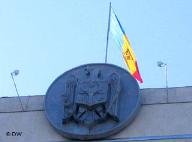 Consulatele româneşti vor elibera documente în maxim 30 de zile