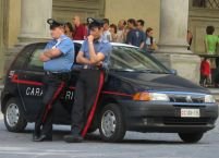 Italia. 5 poliţişti români sub acoperire vor ajuta carabinierii să-i identifice pe rromi  