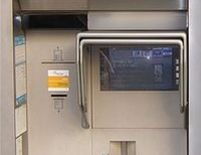 Cum se fură banii de pe card cu ATM-uri false <font color=red>(VIDEO)</font>