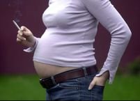 Jumătate dintre gravidele din Bucureşti au fumat în timpul sarcinii