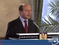 Băsescu: În problema Kosovo trebuie respectat dreptul internaţional
