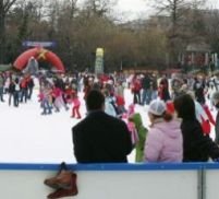 În Cişmigiu s-a deschis cel mai mare patinoar în aer liber din Europa