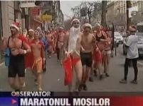 Moş Crăciunii aleargă în slipi, în Budapesta <font color=red>(VIDEO)</font>