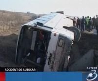 Autocar cu 43 de români răsturnat pe o autostradă în Ungaria