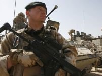 Trupele britanice predau controlul provinciei Basra din Irak