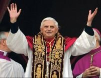 În ziua de Crăciun Papa Benedict îndeamnă oamenii să fie mai buni