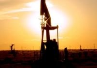 Preţ record la petrol. 100 de dolari pe baril, la bursa din New York