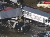 SUA. Accident rutier în lanţ, pe o autostradă din Florida <font color=red>(VIDEO)</font>