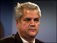 Adrian Năstase: Miza preşedintelui este suspendarea premierului