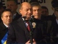 Iaşi: Băsescu e huiduit de Ziua Unirii şi gafează