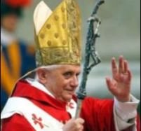 Papa cere o reglementare a universului mediatic