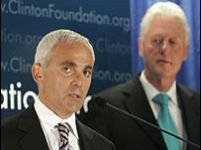 Bill Clinton a facilitat o afacere cu uraniu pentru un sponsor al fundaţiei sale