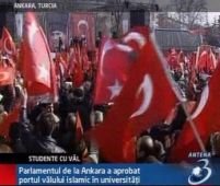 Turcia. Proteste de amploare faţă de purtarea vălului islamic