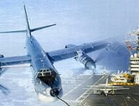 Două bombardiere ruseşti au survolat un portavion american