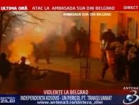 Protestatarii sârbi au atacat ambasada SUA la Belgrad