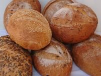 Pâinea s-ar putea scumpi cu 15% din luna mai