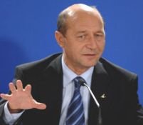 Băsescu: Independenţa Kosovo a creat două state albaneze