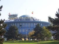 Aeroporturile Otopeni şi Băneasa rămân deschise în perioada summit-ului 