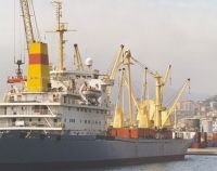 Bulgaria îşi vinde flota maritimă. Spre deosebire de România, ia şi bani pe ea