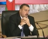 Azerbaidjanul cumpără arme pentru a recupera Nagorno-Karabah