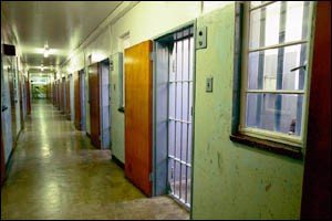 În penitenciarul din Colibaşi este interzis fumatul