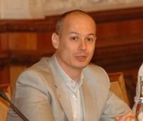 Olteanu îi va trimite o scrisoare lui Băsescu pe tema legii privind răspunderea ministerială